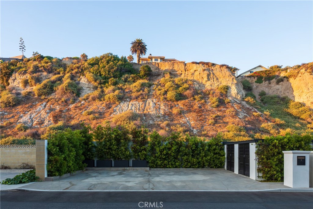 Beach Road Custom (BR) - Residential