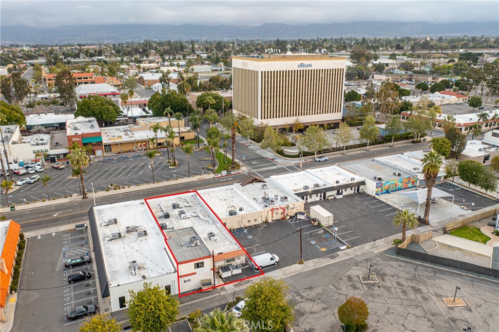 218 E Citrus Avenue