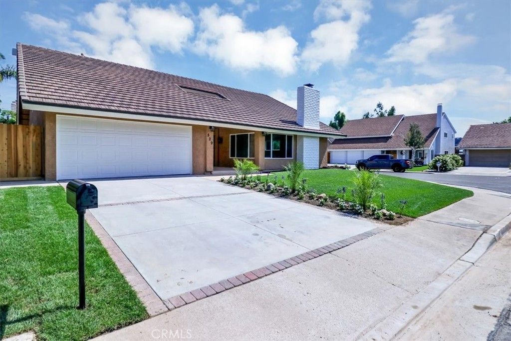 listing image 130720944483699999932