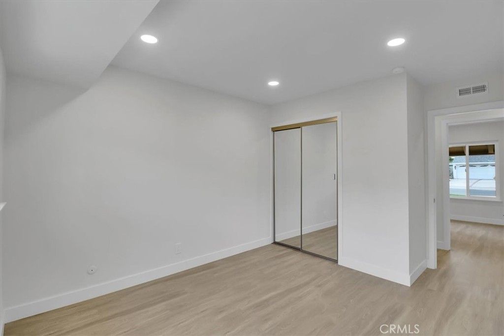 listing image 130726916520657737603