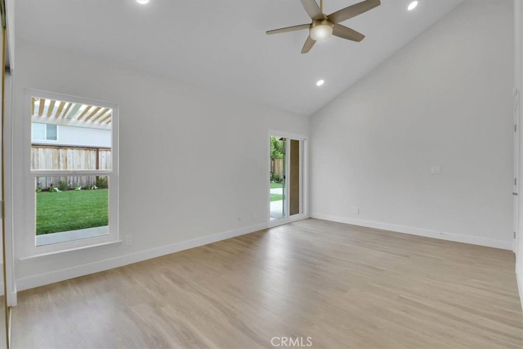 listing image 130722435386815143943
