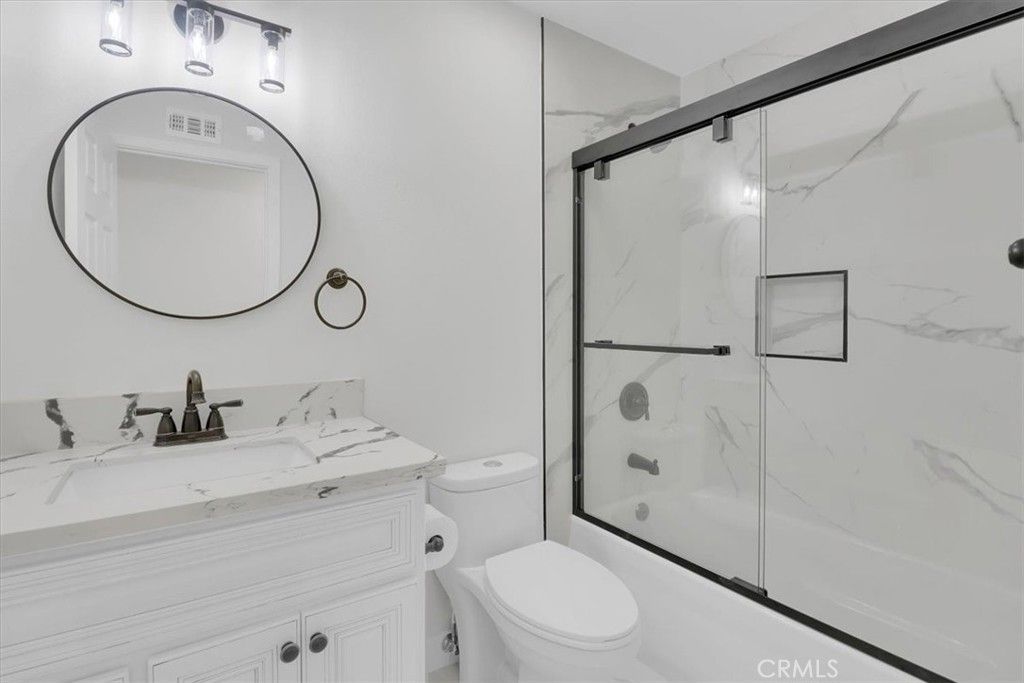 listing image 130724280883619038268