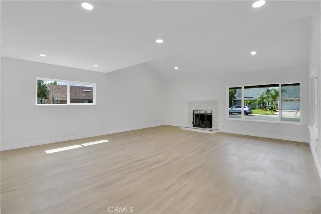 listing image 130722951519671119896