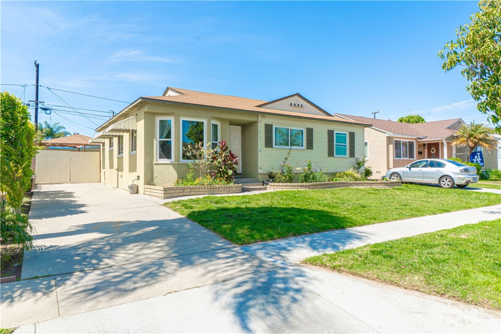 3731 Senasac Avenue