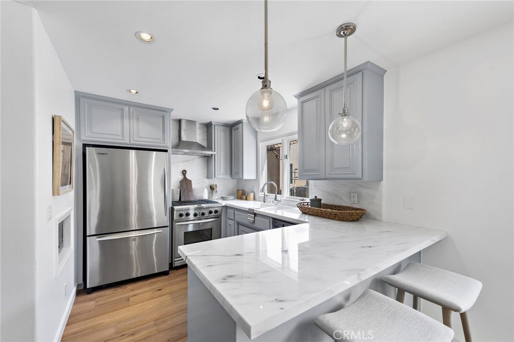 Photo 6 of 14 of 426 Carnation Avenue condo