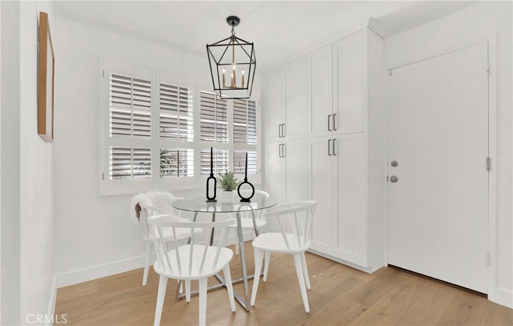 listing image 130722755505237274936