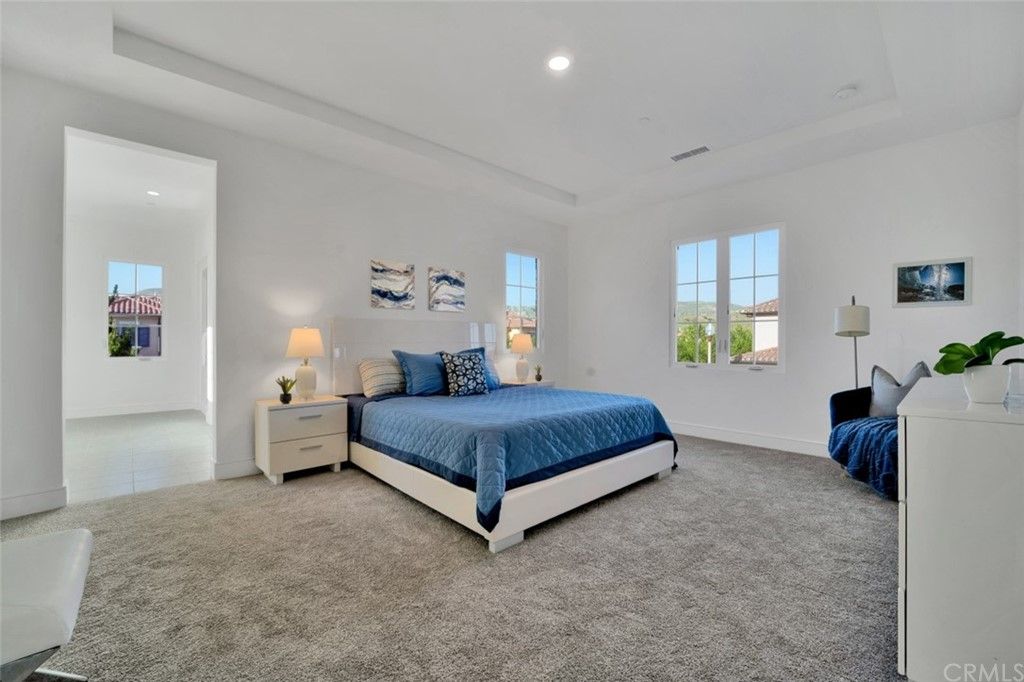 listing image 130728536430054904058