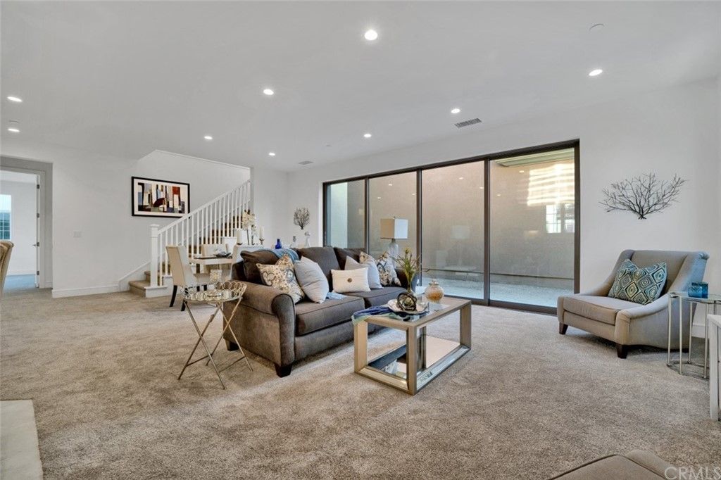 listing image 130723278404498598016