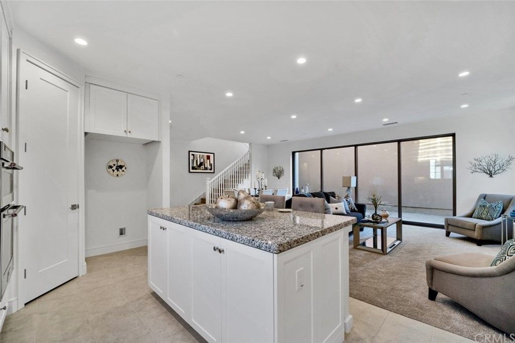 listing image 130720431718798158795