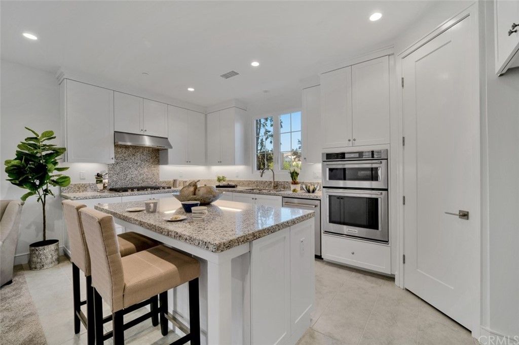 listing image 130720097954682931752