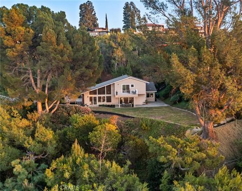 A home in North Tustin