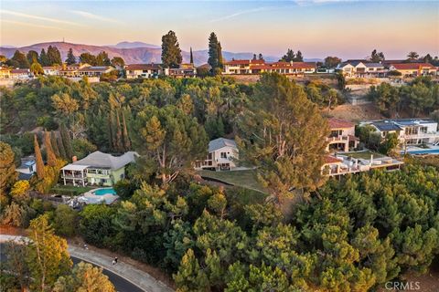 A home in North Tustin