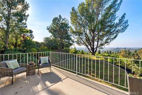 A home in North Tustin