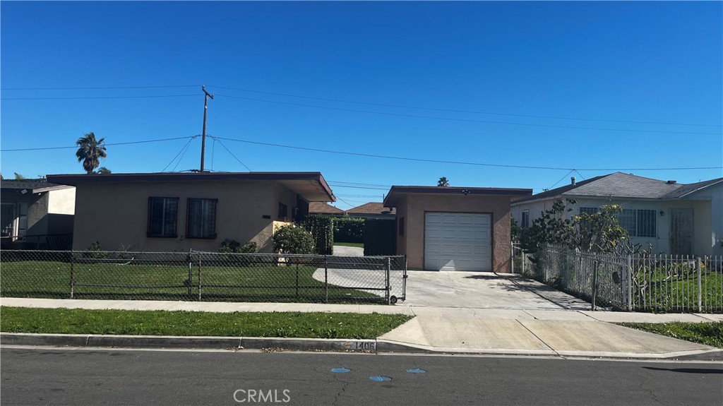 View Compton, CA 90220 house