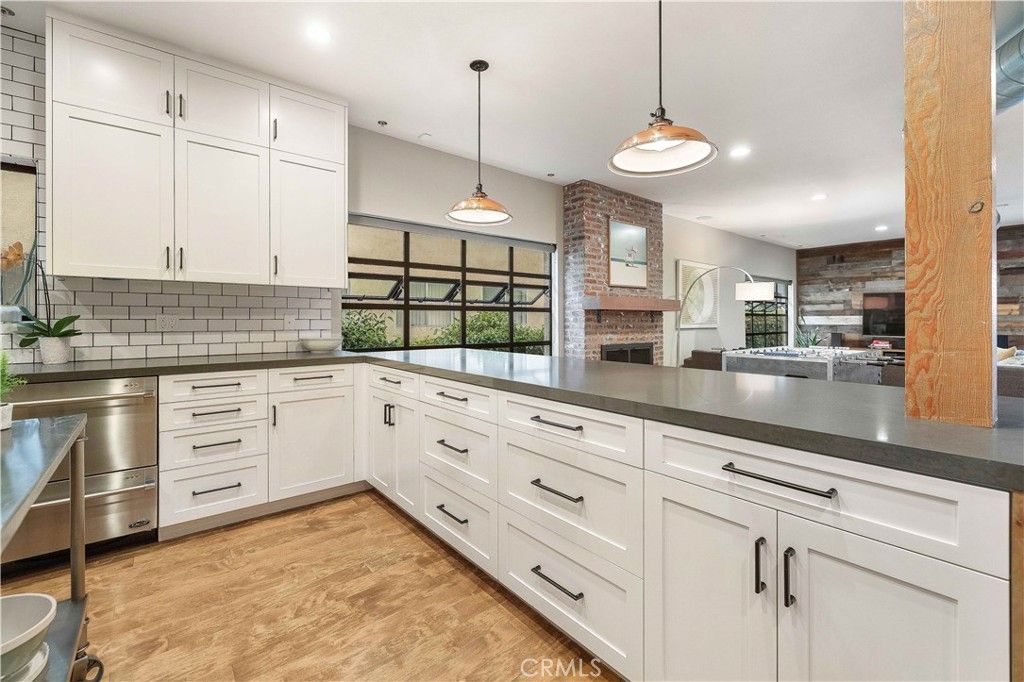 listing image 130727419362616273628