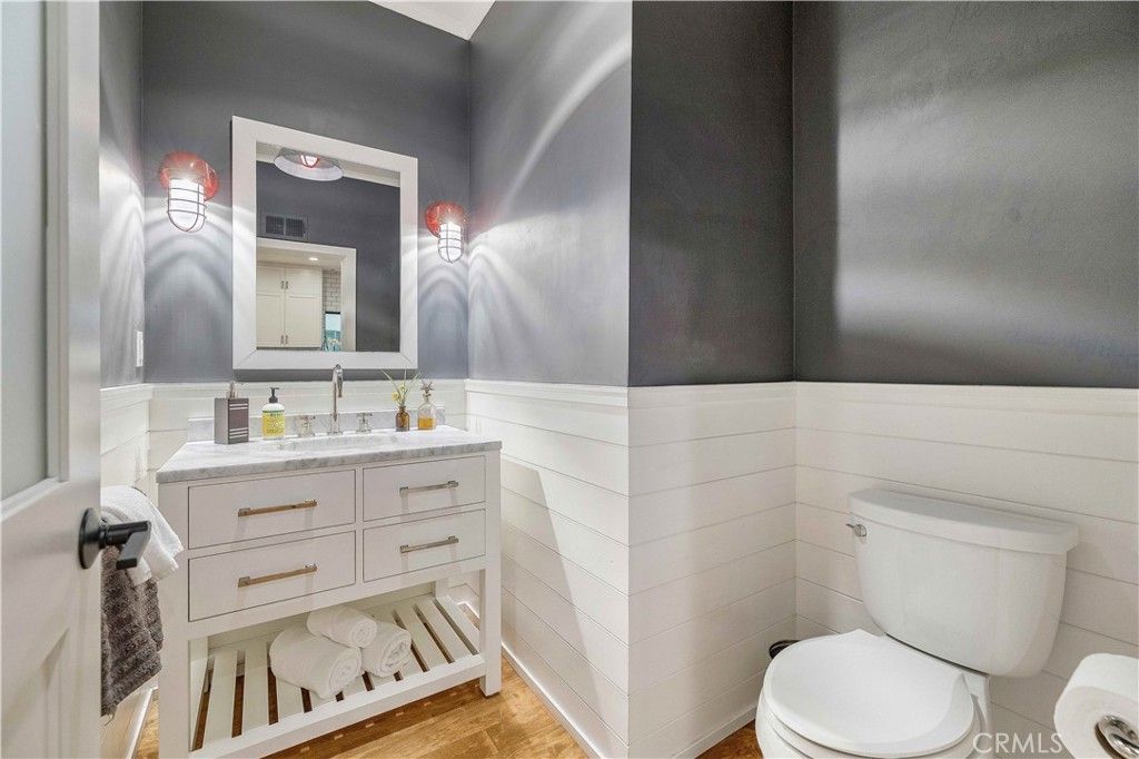 listing image 130723521424129990145
