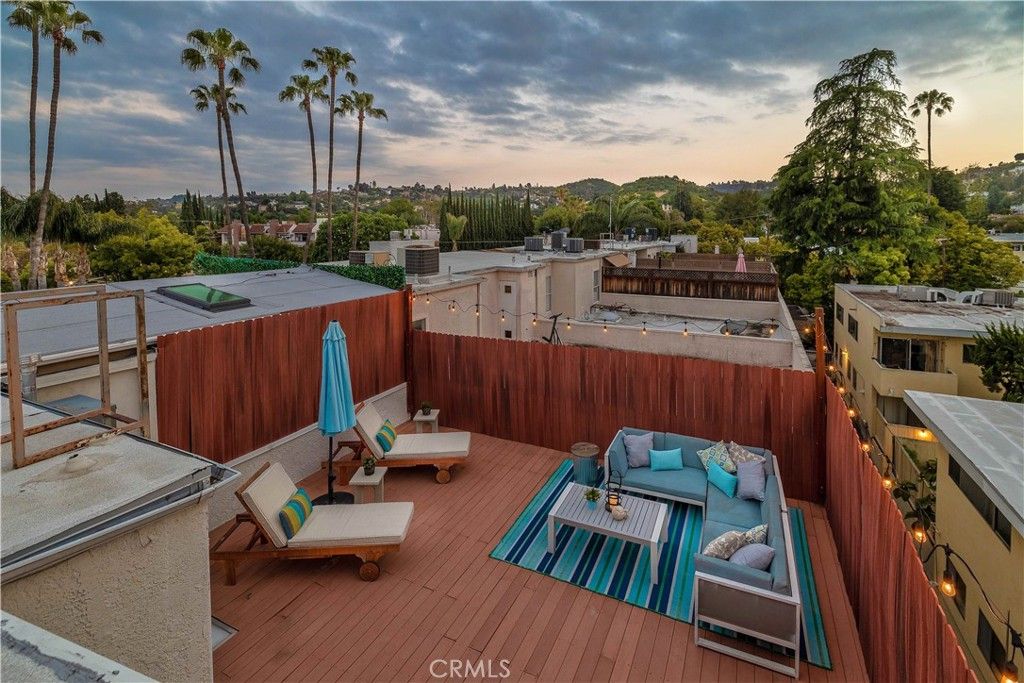 listing image 130726397210044025531