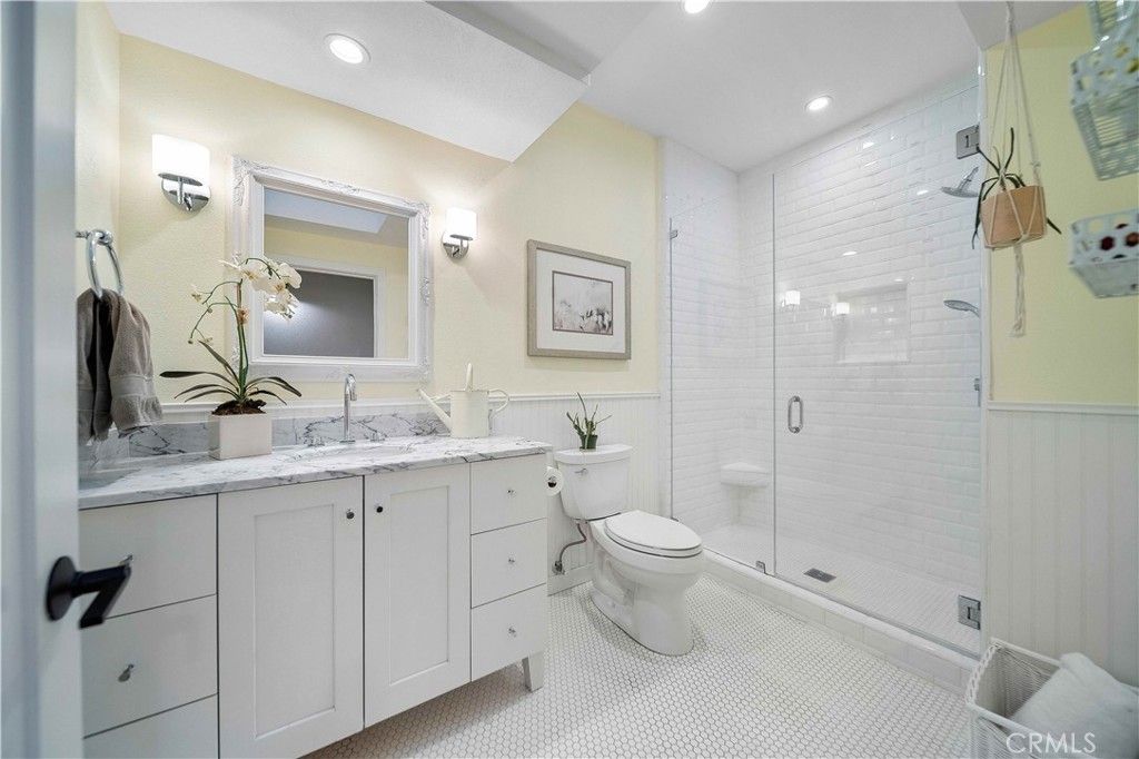 listing image 130729126887363472218