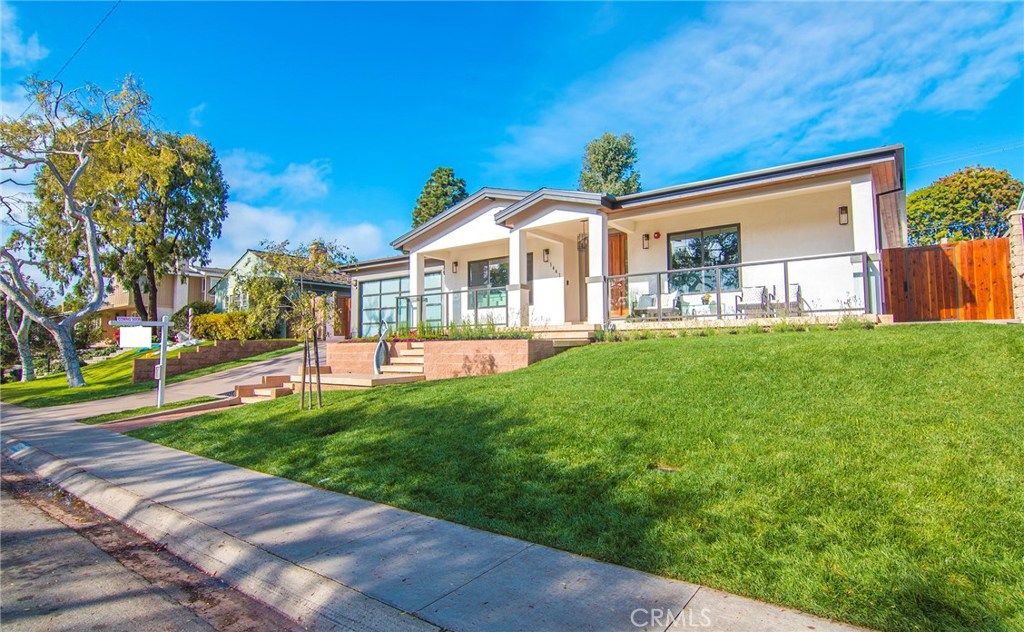 listing image 130720678785357600892