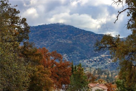 A home in Ahwahnee