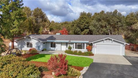 A home in Ahwahnee