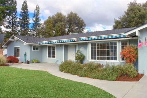 A home in Ahwahnee