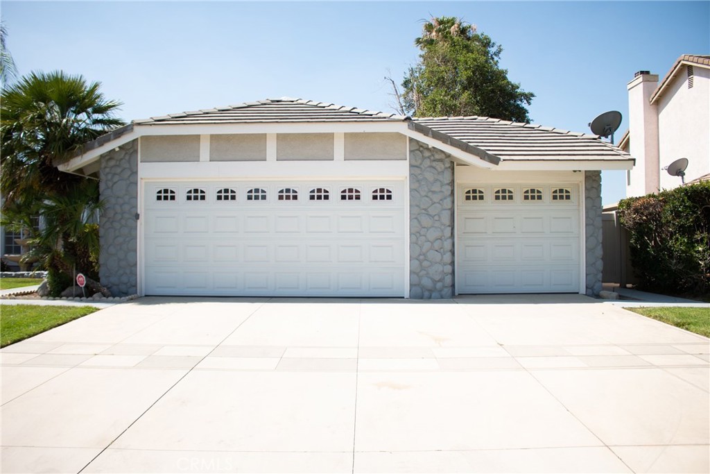 2147 W Fairview Drive