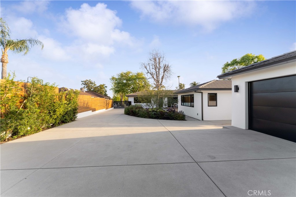 Properties 4 3695 Fairmeade Road