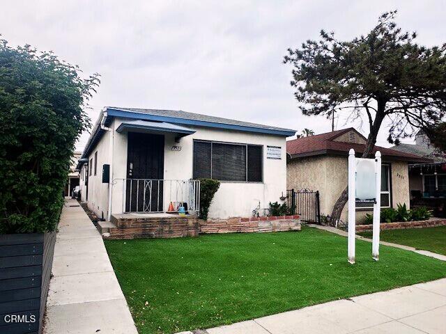 Beautiful triplex available in Burbank. Great unit mix of 2 singles and a 1 bedroom. Rents are below market. One unit is vacant which can be rented, or perfect for an owner user. Two units have been updated. 3 parking spaces in rear. Great visibility. Individually metered for gas and electricity. Property management in place which can remain.