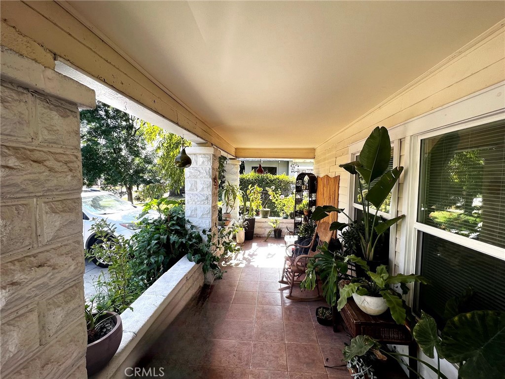 Properties 1 693 Santa Barbara Street