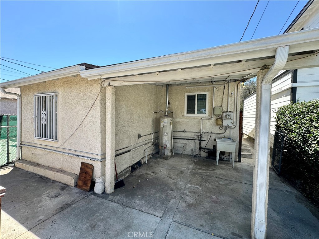 Photo 17 of 22 of 308 N Pasadena Avenue house