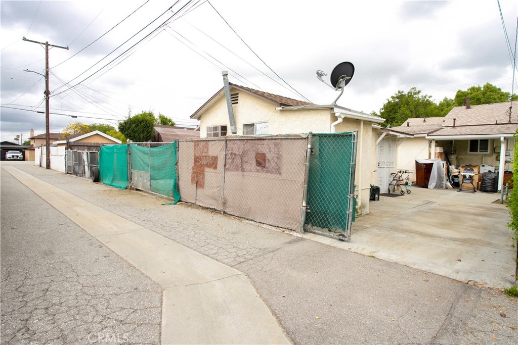 Photo 22 of 22 of 308 N Pasadena Avenue house