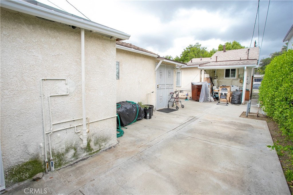 Photo 19 of 22 of 308 N Pasadena Avenue house