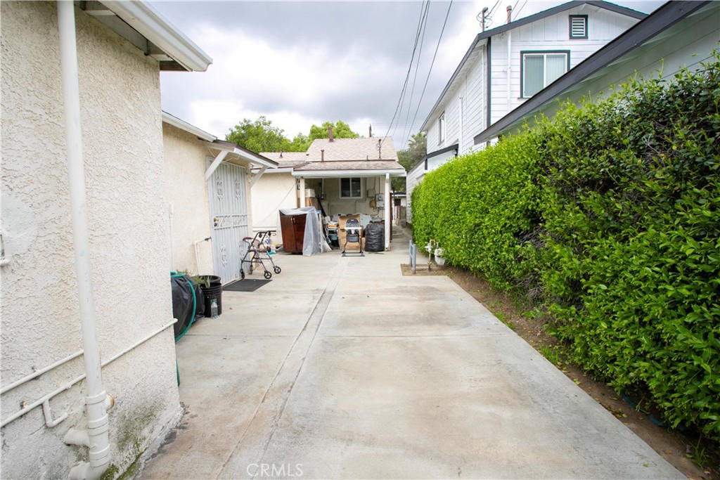 Photo 20 of 22 of 308 N Pasadena Avenue house