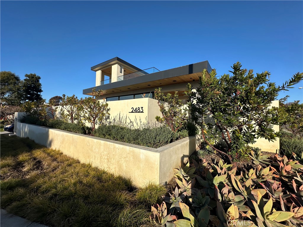 2483 S Ola Vista