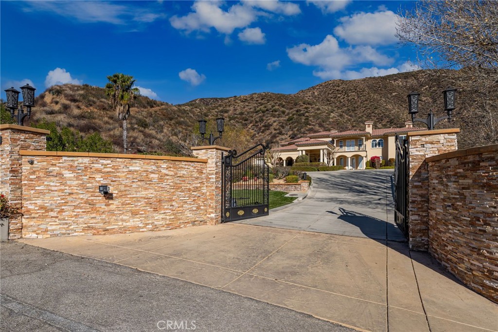 475 W 26th Street