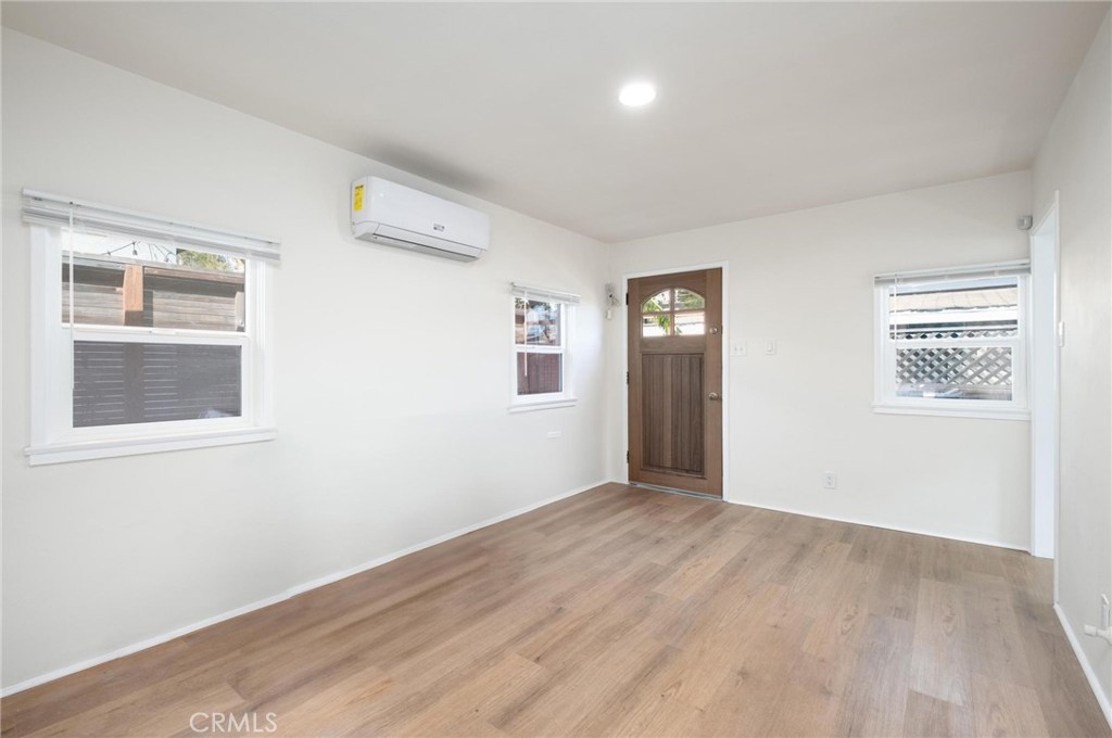 724 Crestmore