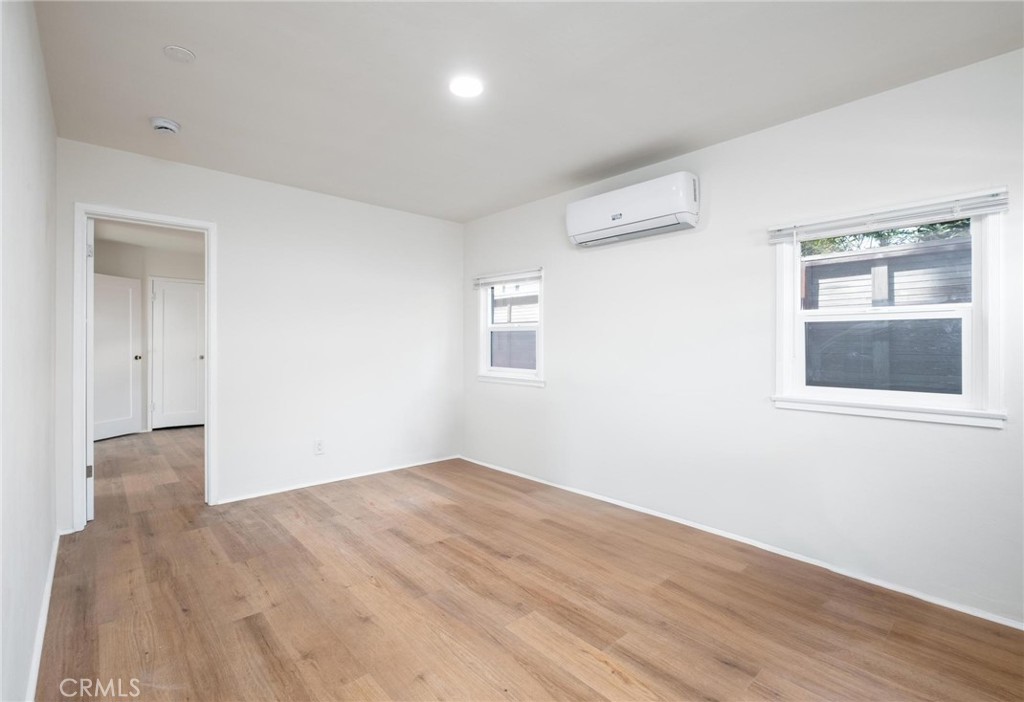 724 Crestmore
