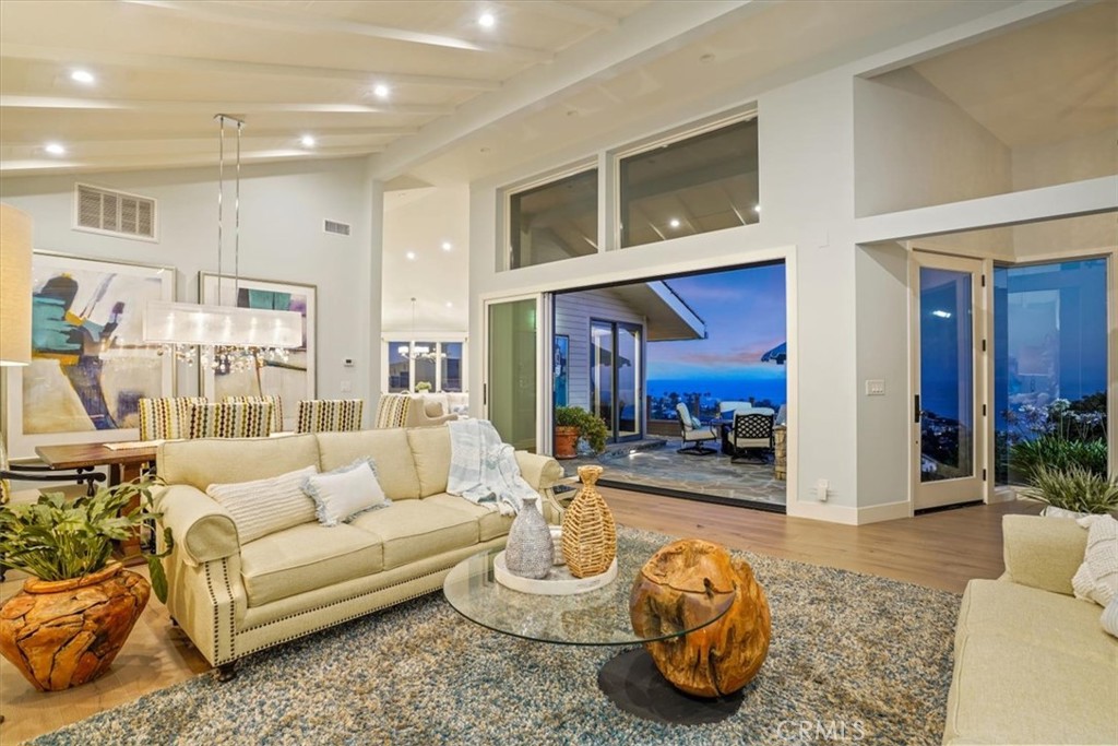 437 Emerald Bay