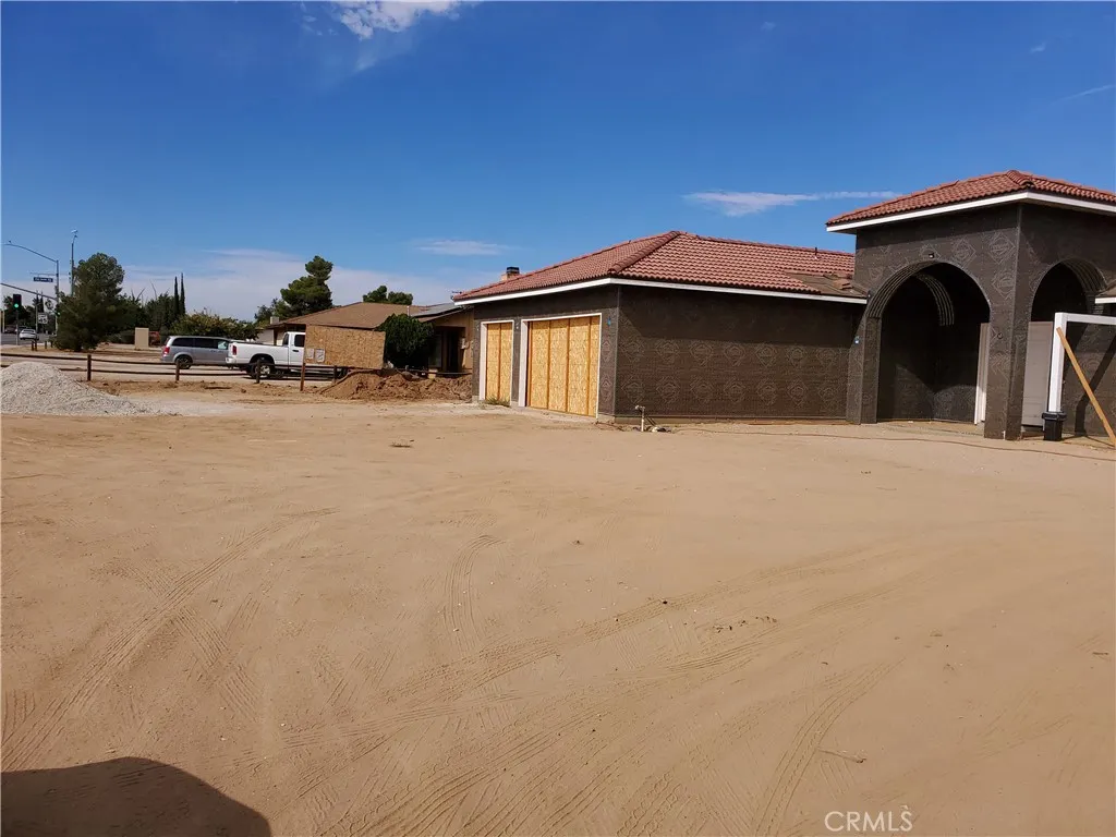 Victorville, California 92392, United States, 5 Bedrooms Bedrooms, ,4 BathroomsBathrooms,Residential,Pending,182566