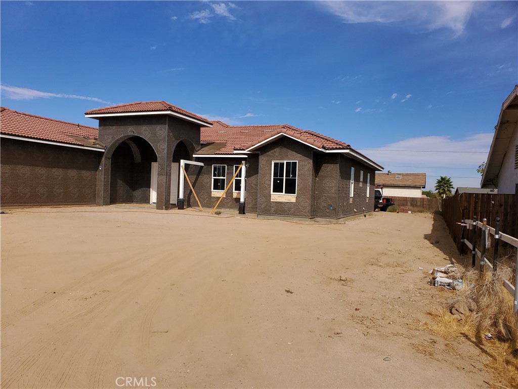 14748 La Mesa Road