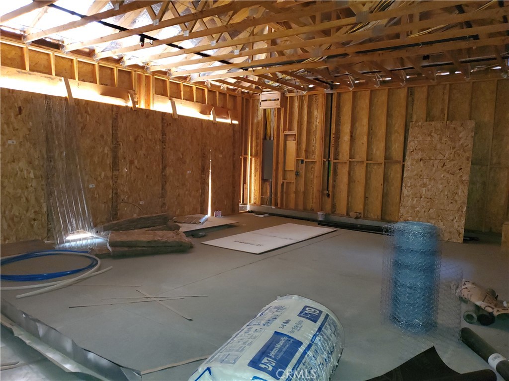 14748 La Mesa Road