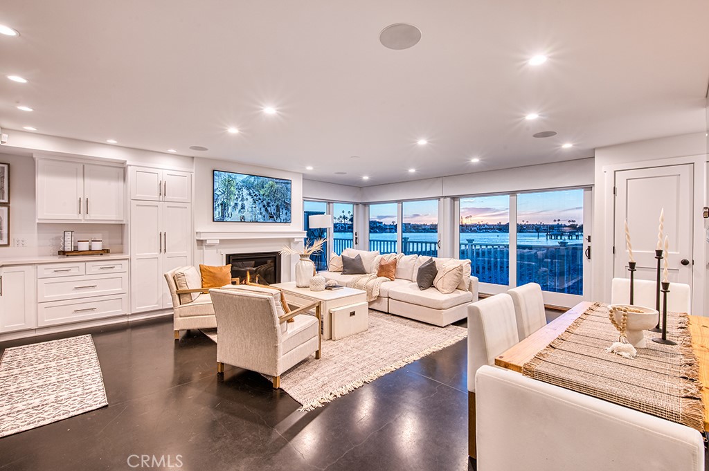 Corona del Mar South of PCH (CDMS) - Residential