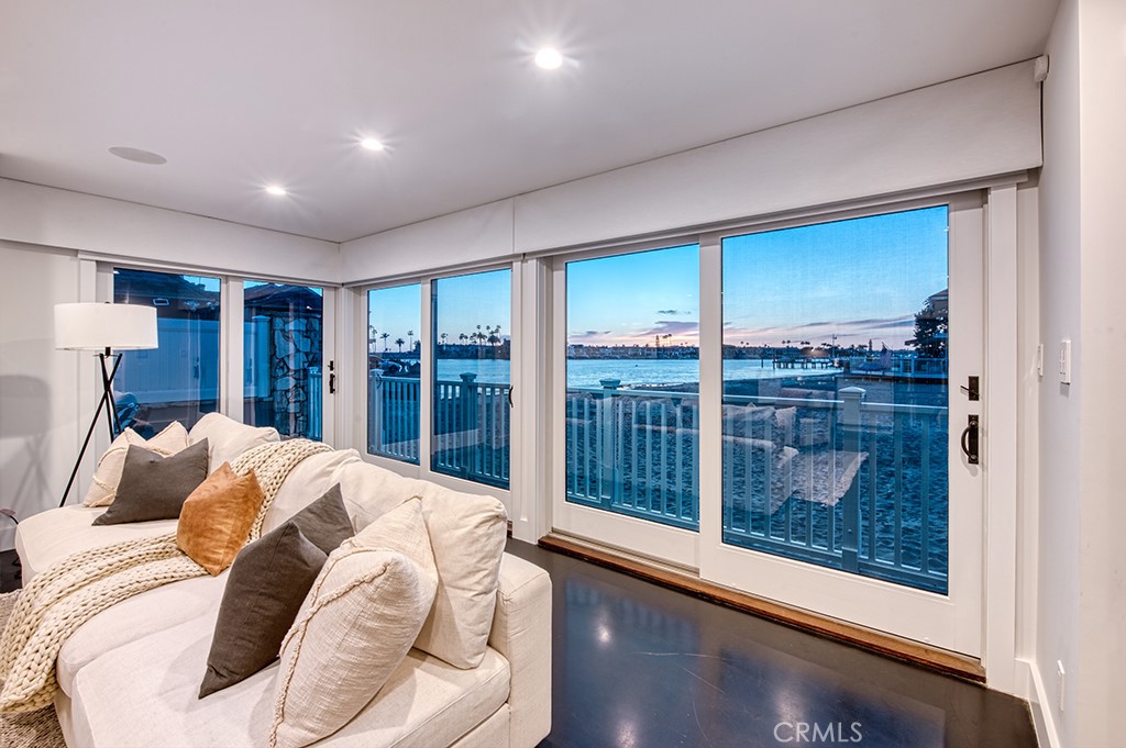 Corona del Mar South of PCH (CDMS) - Residential