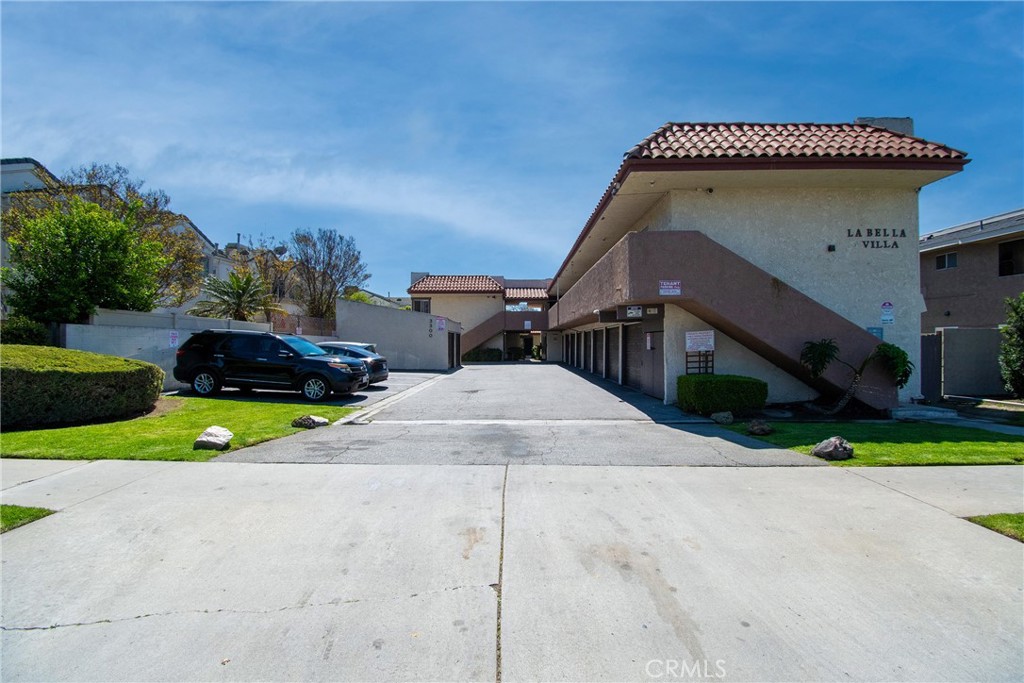 3300 W Orange Avenue