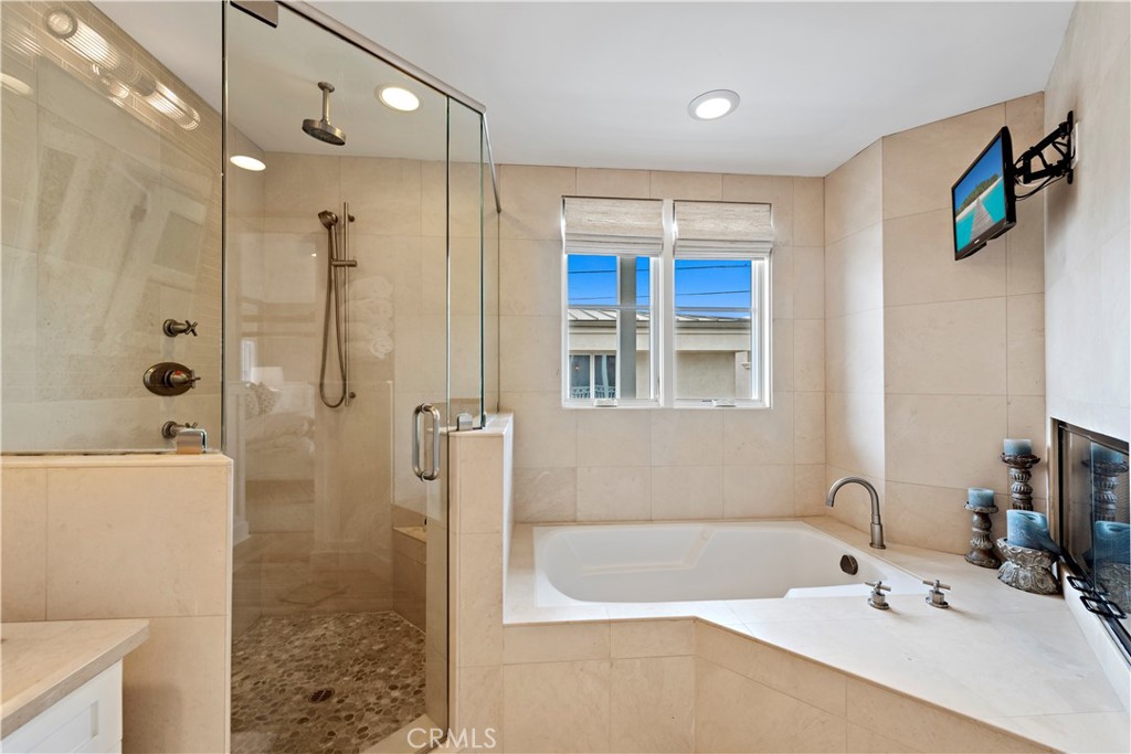 Corona del Mar South of PCH (CDMS) - Residential Lease