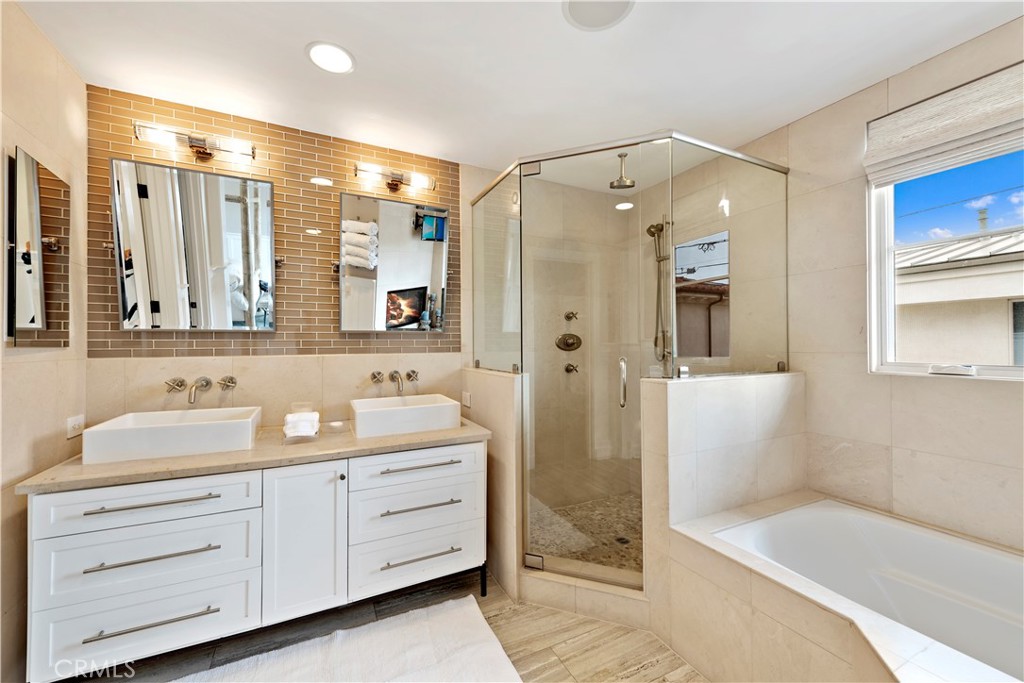 Corona del Mar South of PCH (CDMS) - Residential Lease