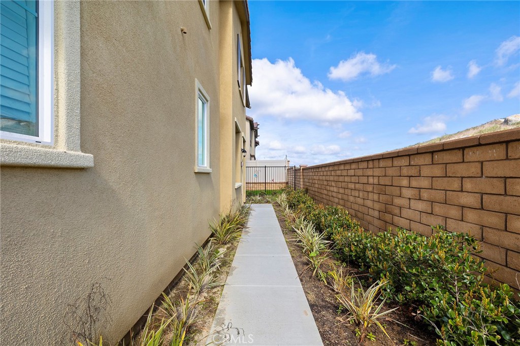 5516 Luna Way
