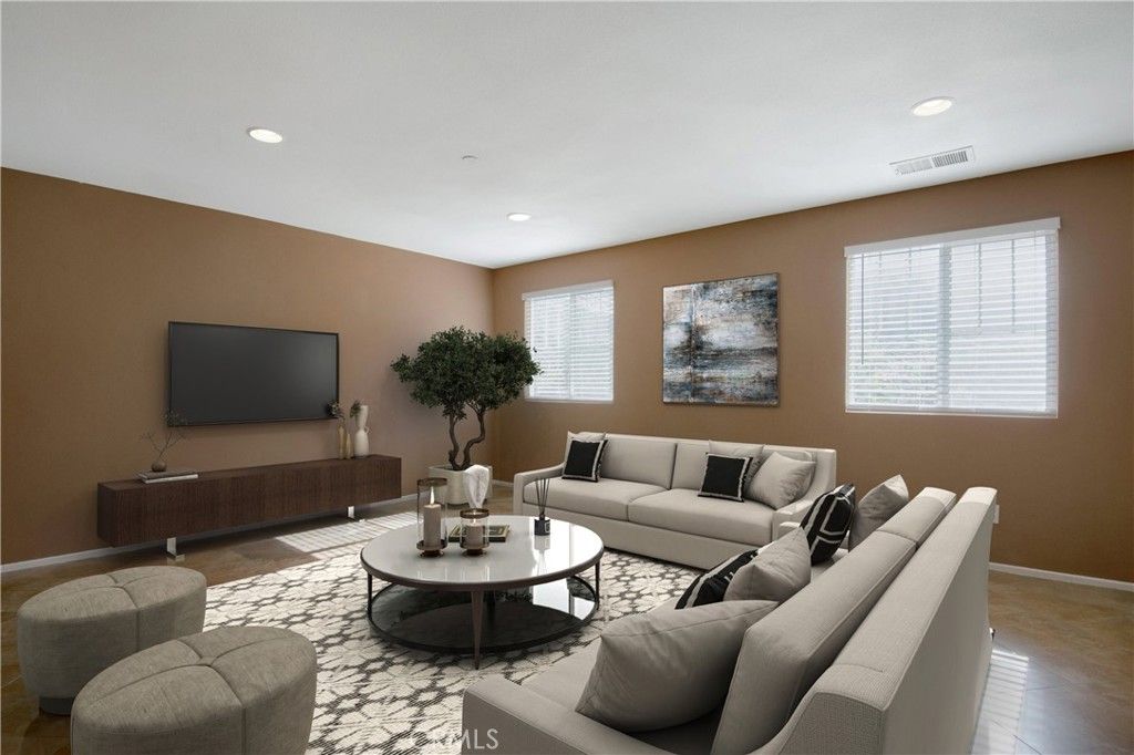 listing image 0