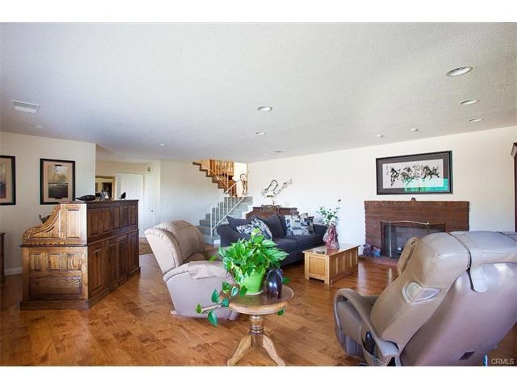 listing image 130726422110680278399